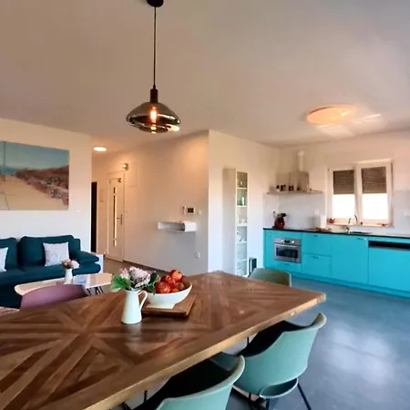 Perlita Apartment *