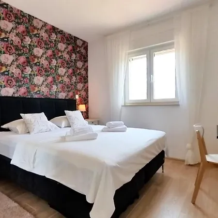 アパート Perlita